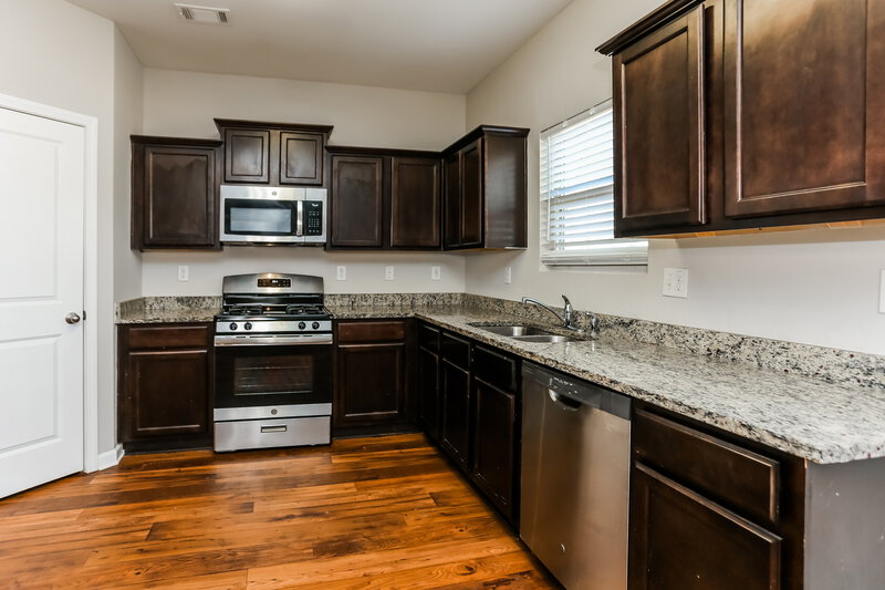 2,125/Mo, 4059 Clay Ct SE Conyers, GA 30013 Kitchen View 2