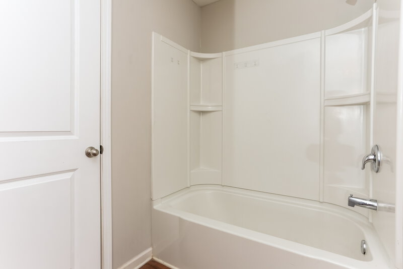2,125/Mo, 4059 Clay Ct SE Conyers, GA 30013 Main Bathroom View