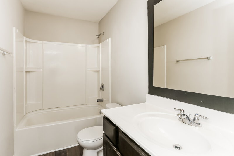 2,125/Mo, 4059 Clay Ct SE Conyers, GA 30013 Bathroom View