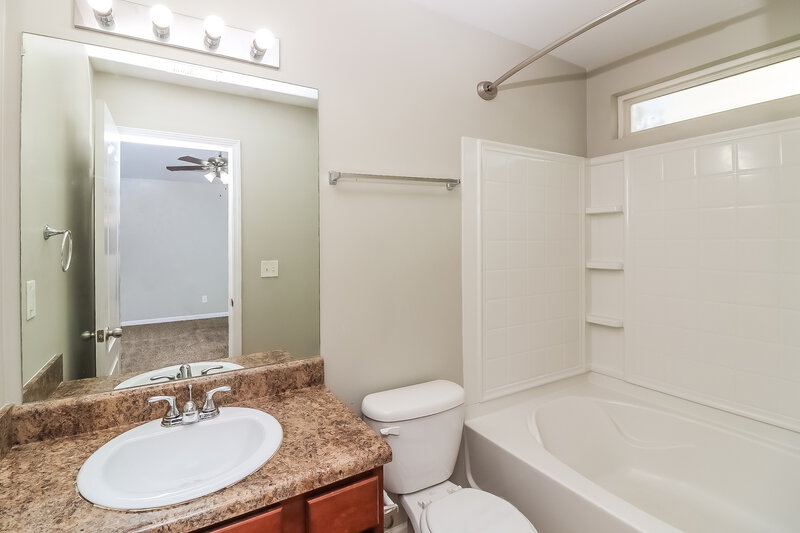 1,710/Mo, 117 Hill Side Way Hiram, GA 30141 Main Bathroom View