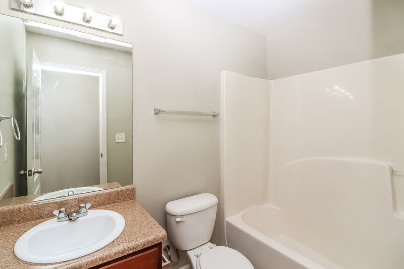 1,710/Mo, 117 Hill Side Way Hiram, GA 30141 Bathroom View