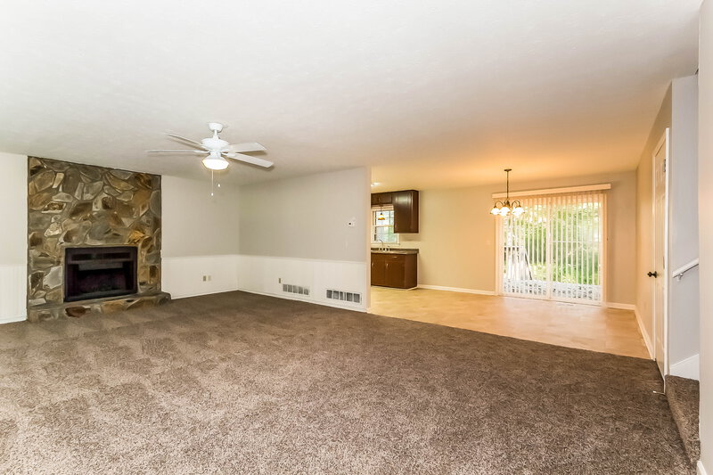 1,655/Mo, 91 Hearthstone Dr S Newnan, GA 30263 Living Room View 2