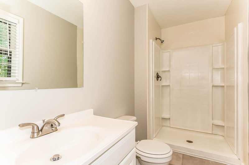 1,655/Mo, 91 Hearthstone Dr S Newnan, GA 30263 Master Bathroom View