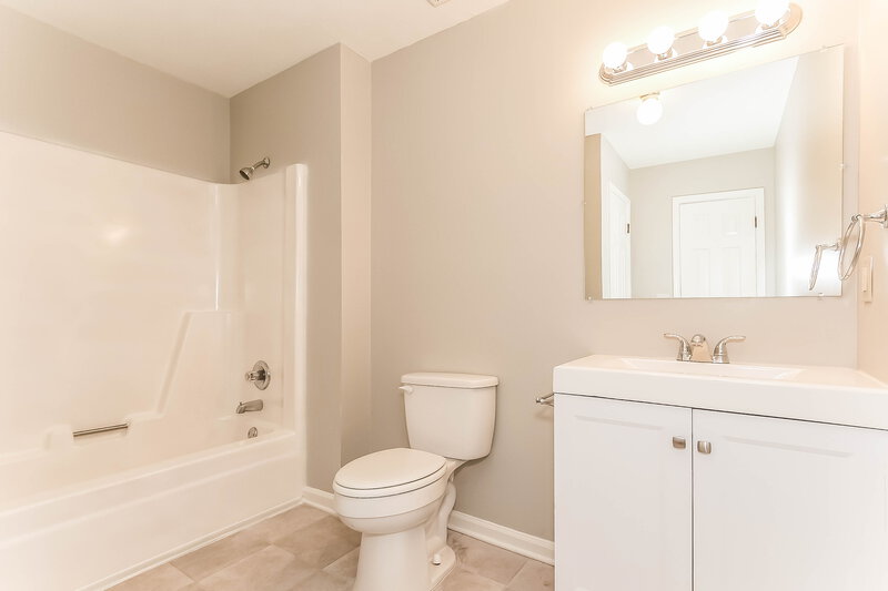1,655/Mo, 91 Hearthstone Dr S Newnan, GA 30263 Bathroom View