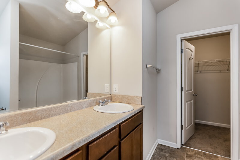 1,840/Mo, 37 Samuel Way NW Cartersville, GA 30121 Main Bathroom View