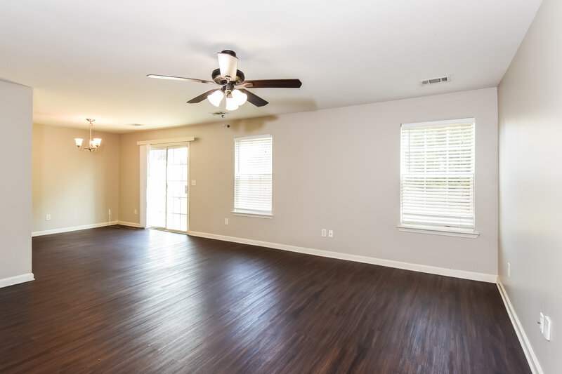1,660/Mo, 2740 Englewood Dr Cumming, GA 30040 Living Room View