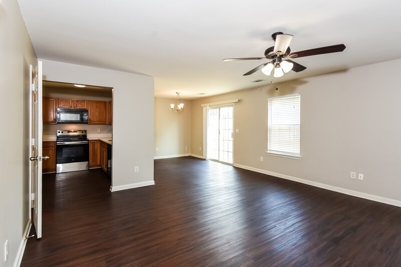1,660/Mo, 2740 Englewood Dr Cumming, GA 30040 Living Room View 2