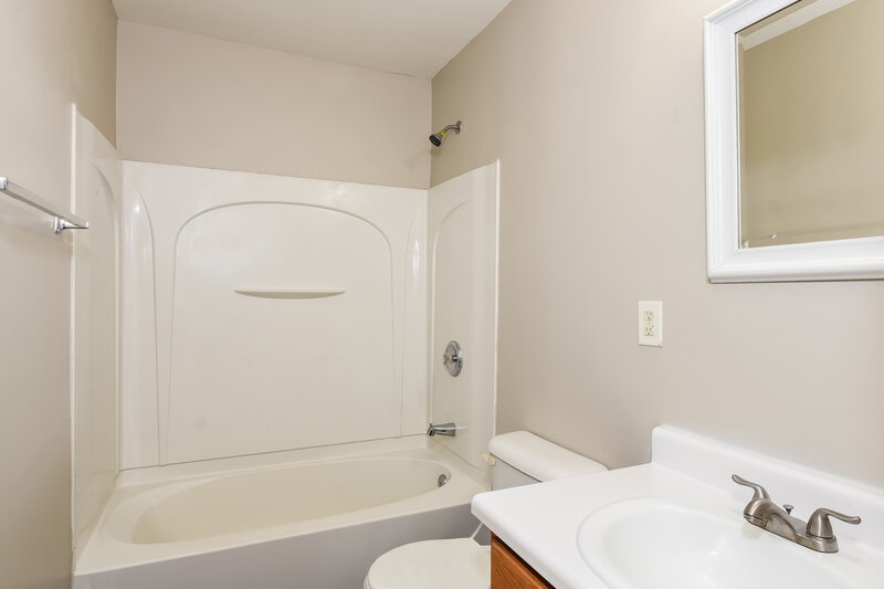 1,660/Mo, 2740 Englewood Dr Cumming, GA 30040 Bathroom View