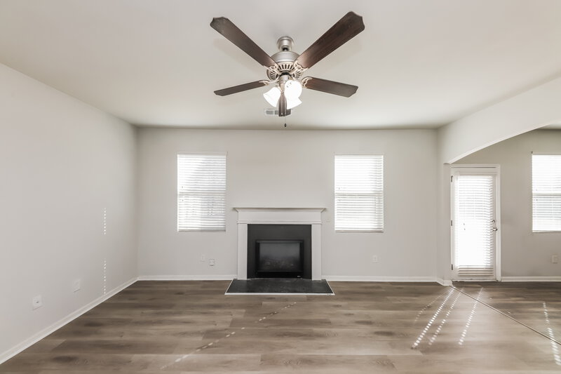 2,035/Mo, 69 Calm Waters Ave Hiram, GA 30141 Living Room View 2