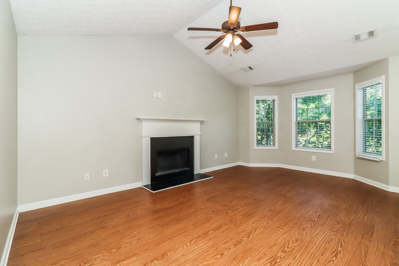 0/Mo, 97 Summer Creek Dr Dallas, GA 30157 Living Room View 2