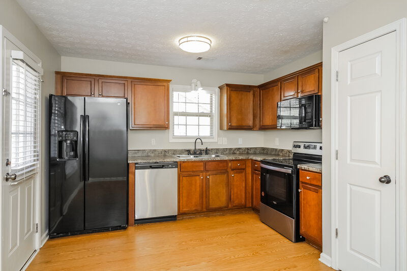 1,960/Mo, 97 Summer Creek Dr Dallas, GA 30157 Kitchen View