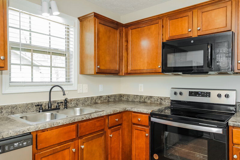 1,960/Mo, 97 Summer Creek Dr Dallas, GA 30157 Kitchen View 2