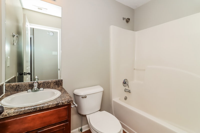 0/Mo, 97 Summer Creek Dr Dallas, GA 30157 Main Bathroom View