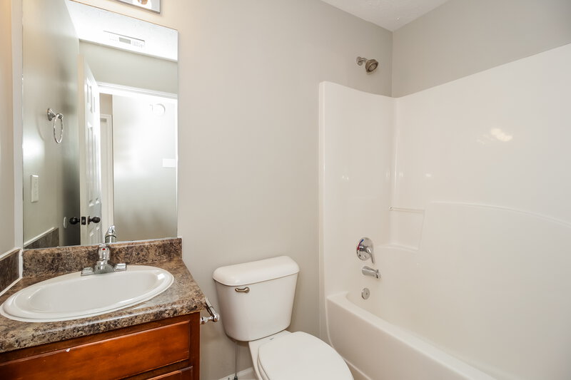 1,960/Mo, 97 Summer Creek Dr Dallas, GA 30157 Bathroom View