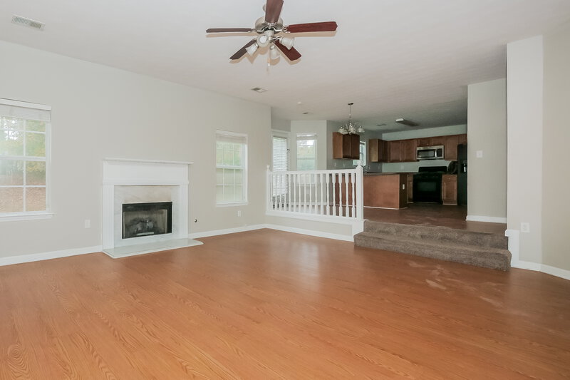 2,870/Mo, 112 Garrison Ln Locust Grove, GA 30248 Living Room View 4