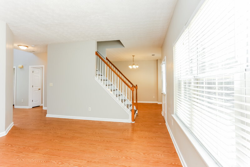 2,550/Mo, 7470 Royale Ct Riverdale, GA 30296 Living Room View 2