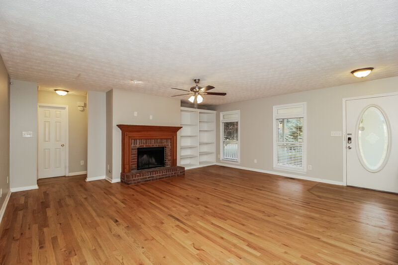 1,815/Mo, 291 Mill Pointe Trl Dallas, GA 30157 Living Room View