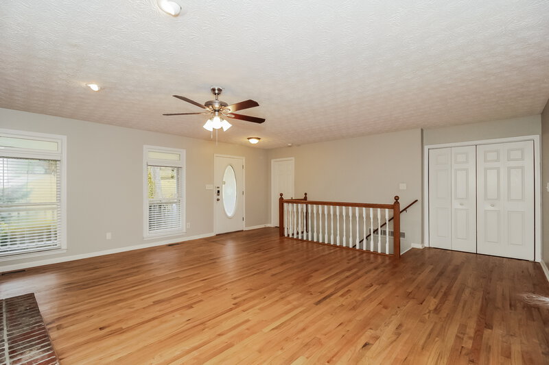 1,815/Mo, 291 Mill Pointe Trl Dallas, GA 30157 Living Room View 2