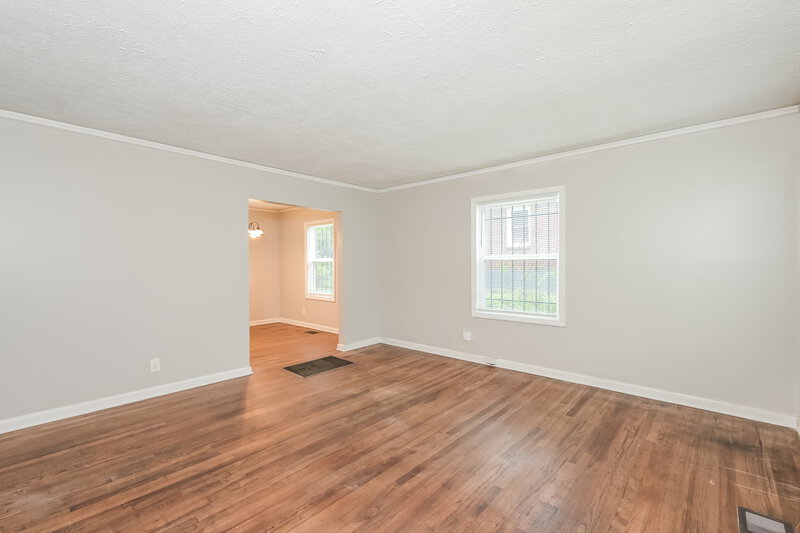 0/Mo, 1993 Willa Way Decatur, GA 30032 Living Room View
