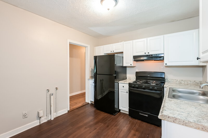 0/Mo, 1993 Willa Way Decatur, GA 30032 Kitchen View