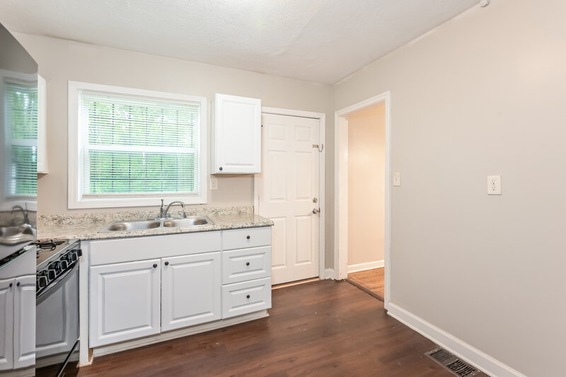 0/Mo, 1993 Willa Way Decatur, GA 30032 Kitchen View 2