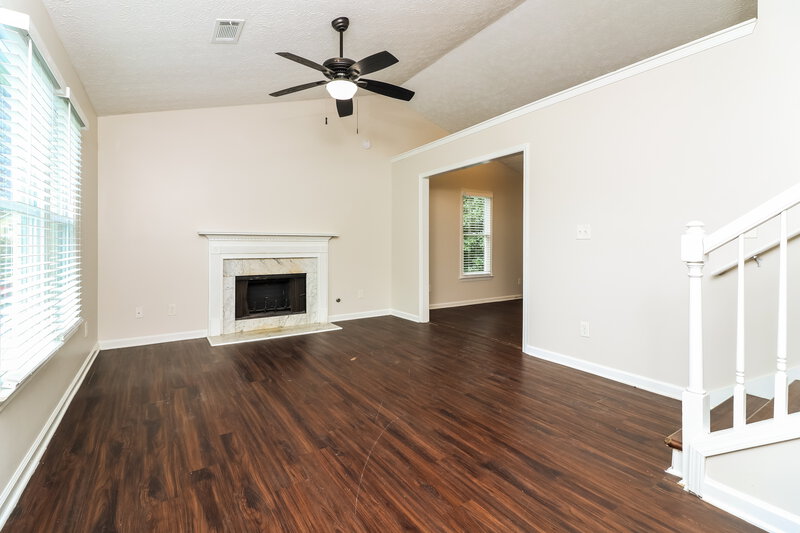 0/Mo, 157 Aztec Way Acworth, GA 30102 Living Room View