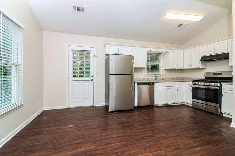 0/Mo, 157 Aztec Way Acworth, GA 30102 Dining Room View