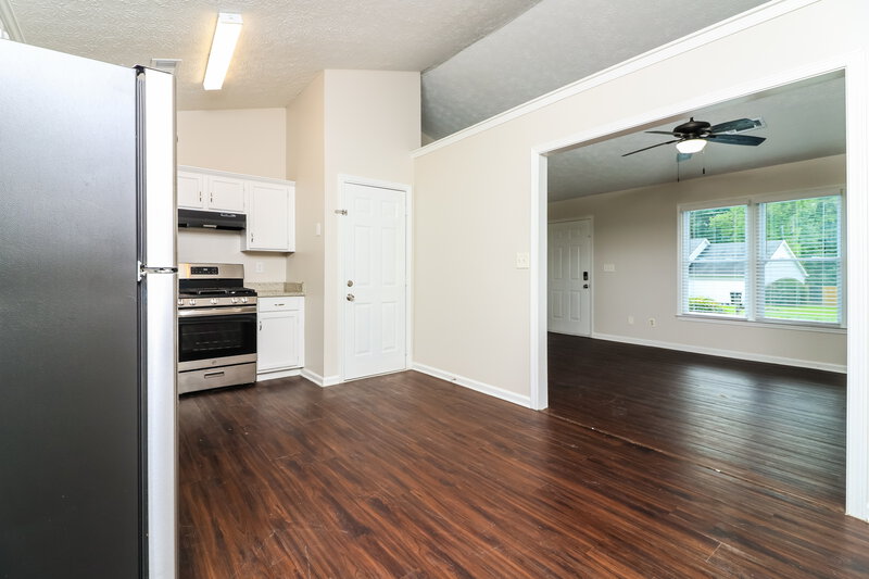0/Mo, 157 Aztec Way Acworth, GA 30102 Dining Room View 2