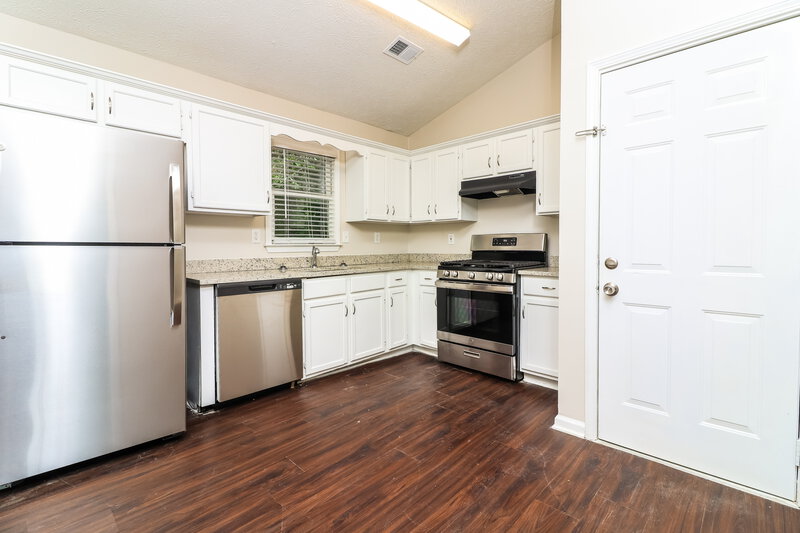 0/Mo, 157 Aztec Way Acworth, GA 30102 Kitchen View 2