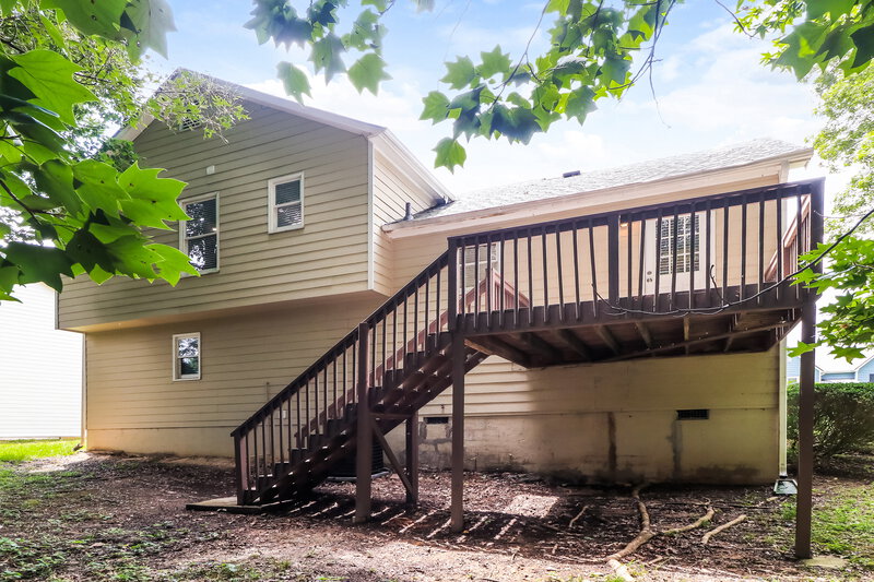 0/Mo, 157 Aztec Way Acworth, GA 30102 Rear View