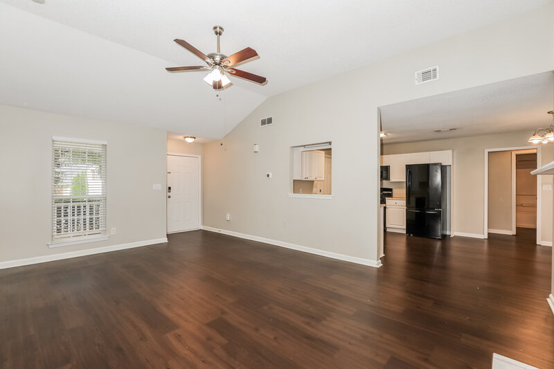 2,600/Mo, 172 Regency Park Dr McDonough, GA 30253 Living Room View 2