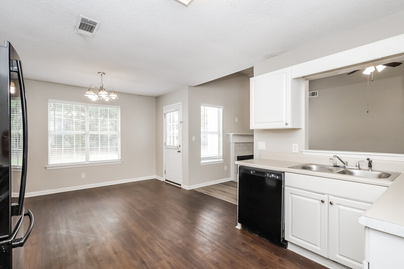 1,855/Mo, 172 Regency Park Dr McDonough, GA 30253 Kitchen View 2