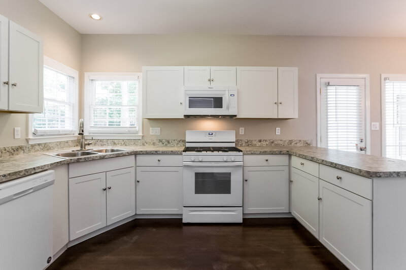 2,675/Mo, 111 Windsong Drive Stockbridge, GA 30281 photokitchen View