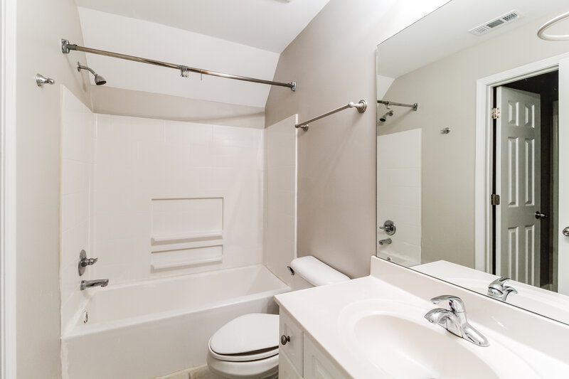 2,995/Mo, 1679  WHEAT GRASS WAY Grayson, GA 30017 Bathroom View 2