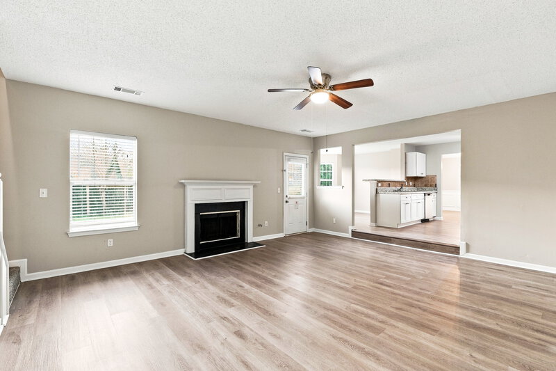 2,310/Mo, 255 Hillside Oak Ln Covington, GA 30016 Living Room View 2