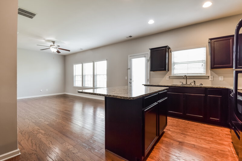 1,940/Mo, 111 Howard Ave NW Cartersville, GA 30121 Kitchen View
