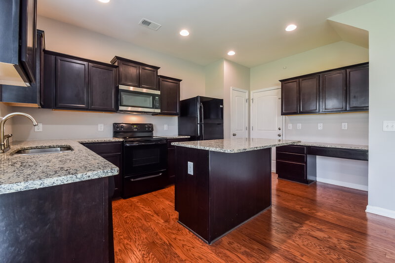 1,940/Mo, 111 Howard Ave NW Cartersville, GA 30121 Kitchen View 3