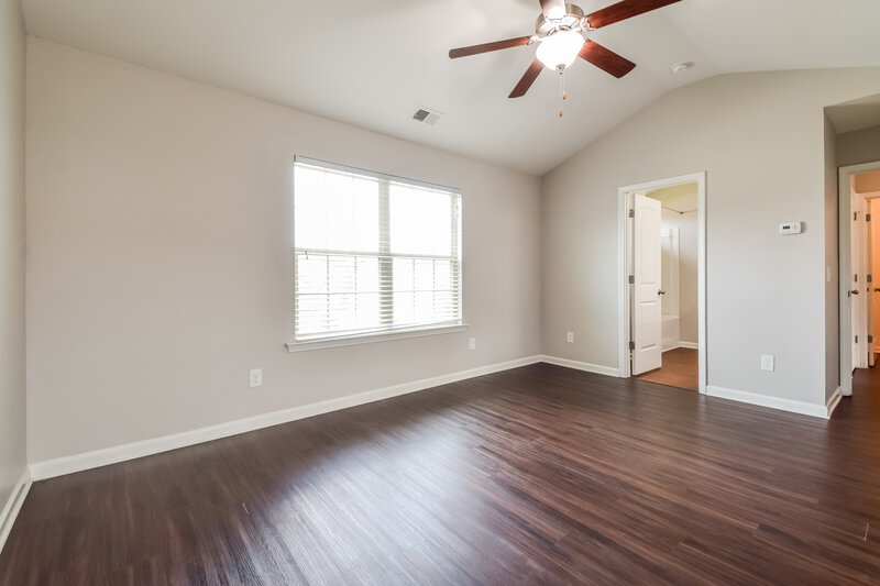 1,940/Mo, 111 Howard Ave NW Cartersville, GA 30121 Main Bedroom View