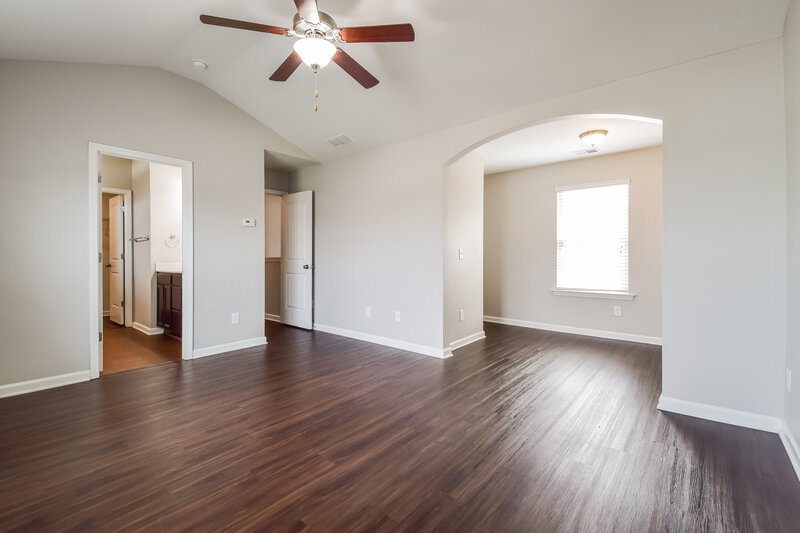 1,940/Mo, 111 Howard Ave NW Cartersville, GA 30121 Main Bedroom View 2