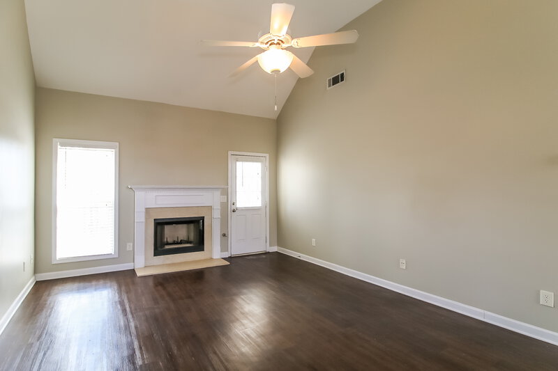 1,995/Mo, 803 Chelsea Wood Ct Stockbridge, GA 30281 Living Room View