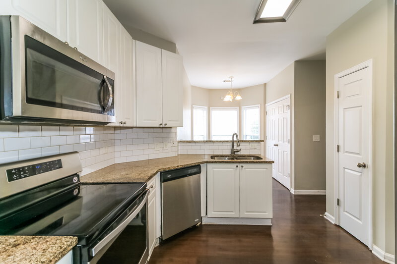 1,995/Mo, 803 Chelsea Wood Ct Stockbridge, GA 30281 Kitchen View