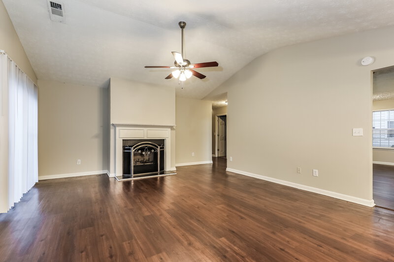1,690/Mo, 1340 Lafayette Sq McDonough, GA 30252 Living Room View 2