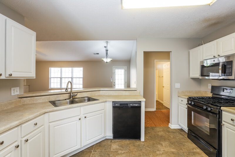 1,890/Mo, 4622 Noah Overlook W Acworth, GA 30101 Kitchen View 2