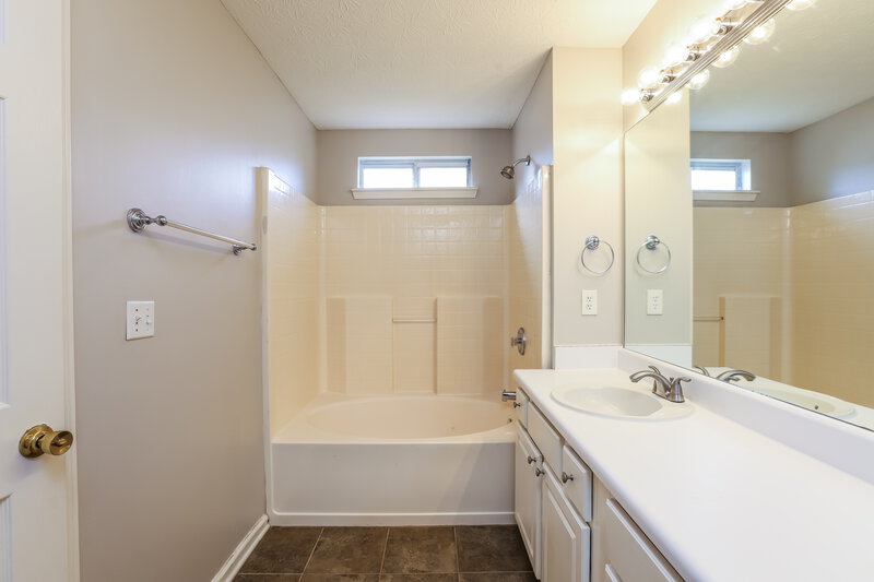 1,890/Mo, 4622 Noah Overlook W Acworth, GA 30101 Bathroom View