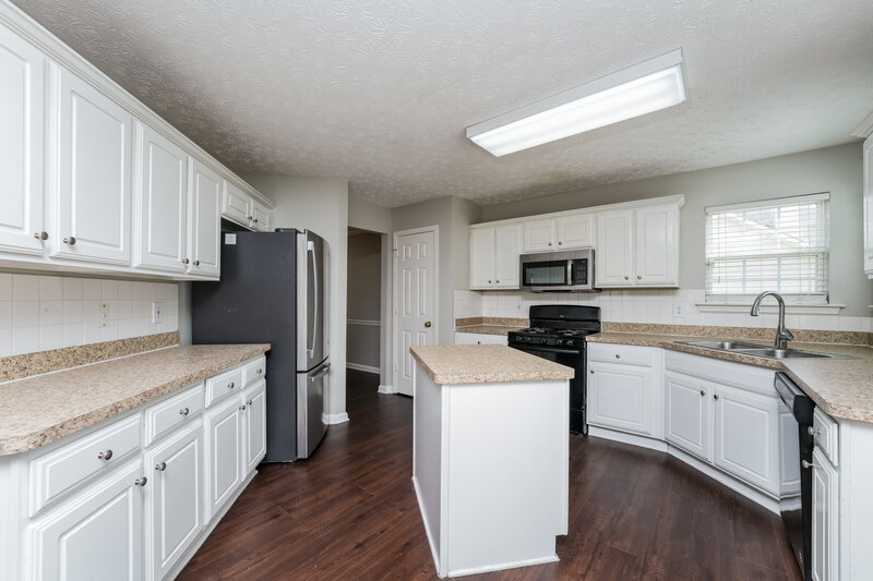 2,195/Mo, 1805 Neighborhood Walk McDonough, GA 30252 Kitchen View