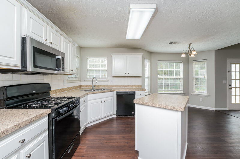 2,195/Mo, 1805 Neighborhood Walk McDonough, GA 30252 Kitchen View 2