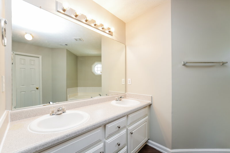 2,195/Mo, 1805 Neighborhood Walk McDonough, GA 30252 Main Bathroom View