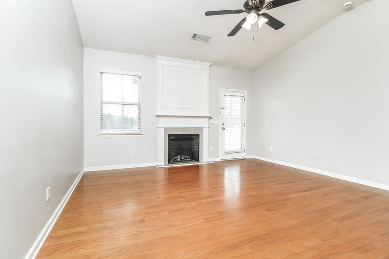 2,020/Mo, 124 Quail Bend Loop Dallas, GA 30157 Living Room View
