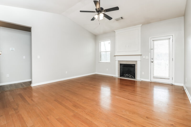 2,020/Mo, 124 Quail Bend Loop Dallas, GA 30157 Living Room View 2