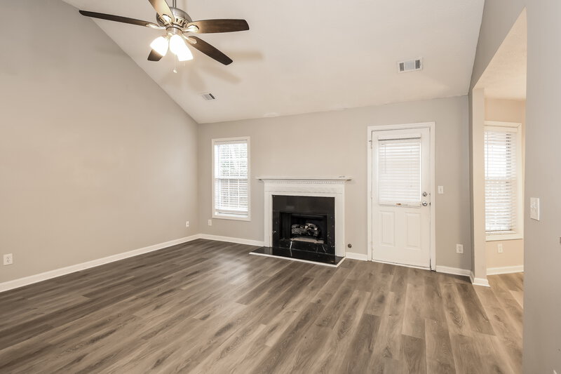 2,030/Mo, 865 Chatham Park Dr Lawrenceville, GA 30046 Living Room View